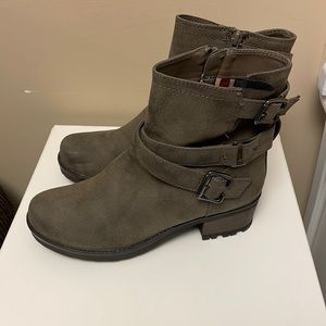 Modellista Grey Boots- Womens 8.5